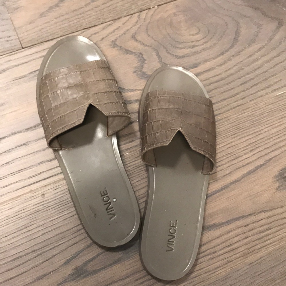 Vince flat
